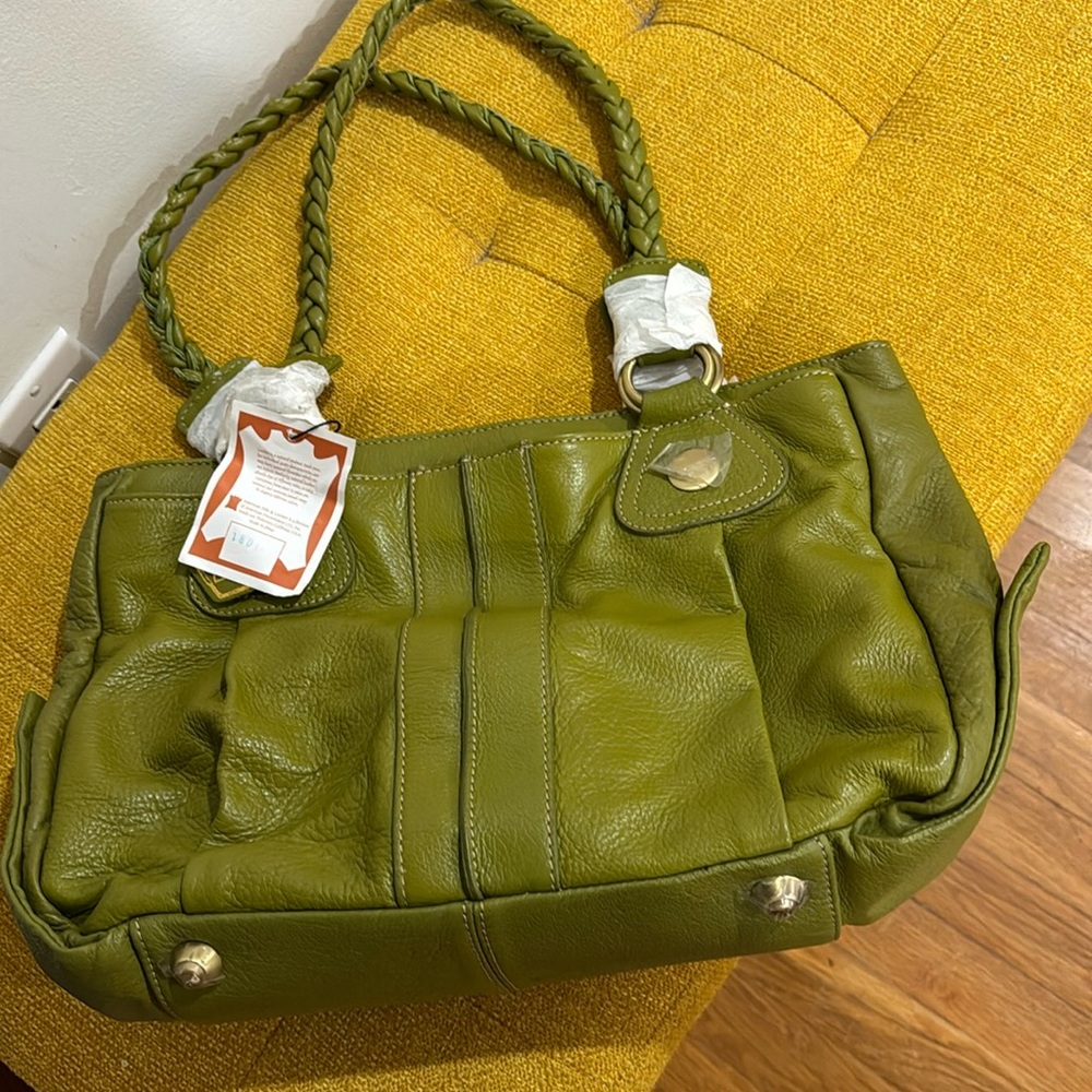 NWOT A.P.C. 100% American Hide and Leather in Green large bag with 5comparements